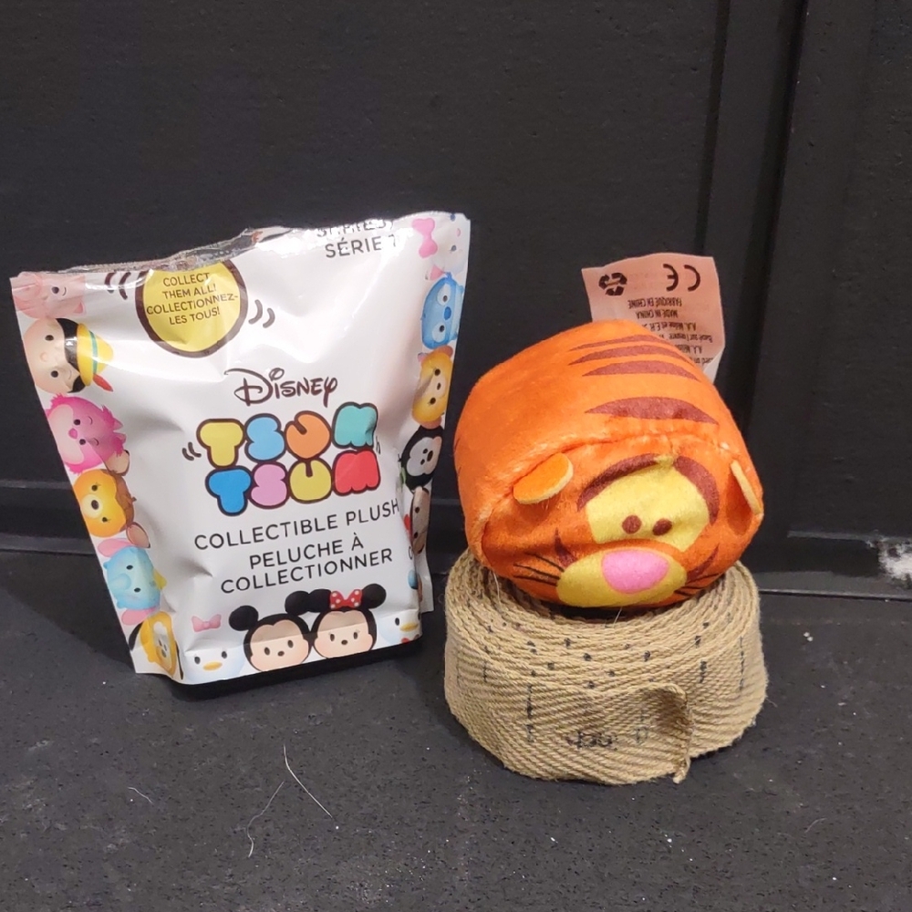 SLIGHTLY USED TSUM TSUM SERIES 1 (TIGGER) COLLECTIBLE